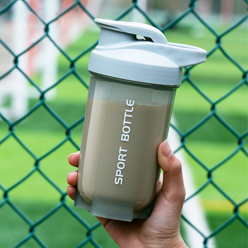 Botella agitadora de proteína  - Whey Protein Isolate reseña y precio